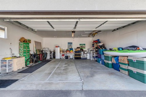 9723 3 Street Se, Calgary, AB - Indoor Photo Showing Garage