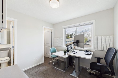 820 21 Avenue Se, Calgary, AB - Indoor Photo Showing Office