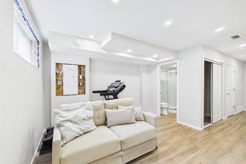 820 21 Avenue Se, Calgary, AB - Indoor
