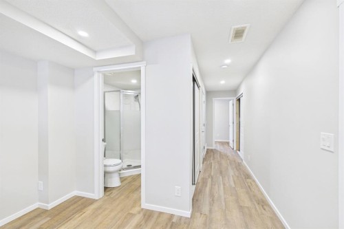 820 21 Avenue Se, Calgary, AB - Indoor