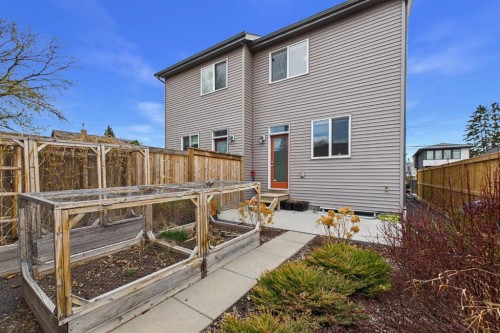 820 21 Avenue Se, Calgary, AB - Outdoor With Exterior