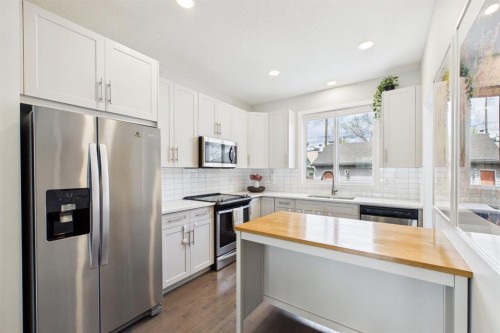 820 21 Avenue Se, Calgary, AB - Indoor Photo Showing Kitchen With Stainless Steel Kitchen With Upgraded Kitchen