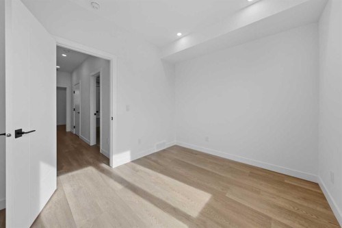 1224 20 Avenue Nw, Calgary, AB - Indoor Photo Showing Other Room