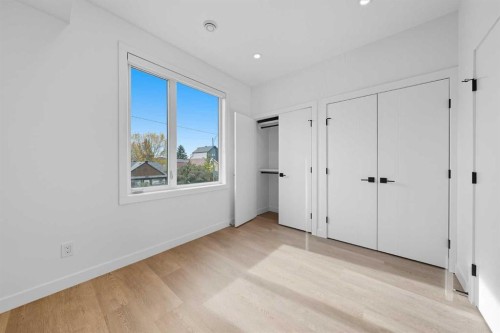 1224 20 Avenue Nw, Calgary, AB - Indoor Photo Showing Other Room