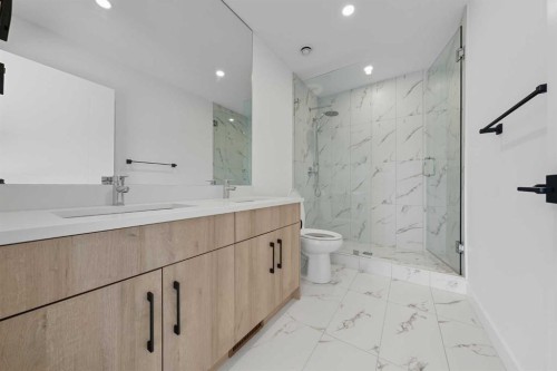 1224 20 Avenue Nw, Calgary, AB - Indoor Photo Showing Bathroom