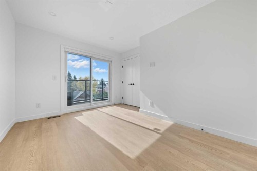 1224 20 Avenue Nw, Calgary, AB - Indoor Photo Showing Other Room