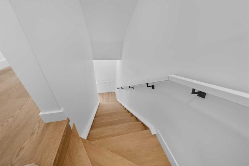 1224 20 Avenue Nw, Calgary, AB - Indoor Photo Showing Other Room