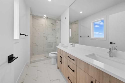 1224 20 Avenue Nw, Calgary, AB - Indoor Photo Showing Bathroom