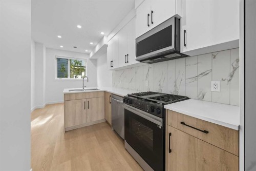 1224 20 Avenue Nw, Calgary, AB - Indoor Photo Showing Kitchen With Upgraded Kitchen