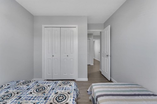 257 Saddlebrook Point Ne, Calgary, AB - Indoor Photo Showing Bedroom