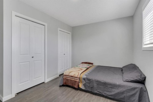 257 Saddlebrook Point Ne, Calgary, AB - Indoor Photo Showing Bedroom