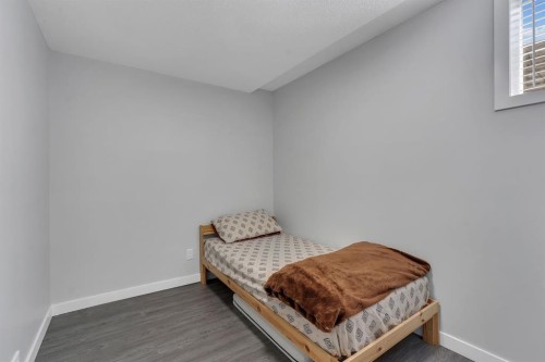 257 Saddlebrook Point Ne, Calgary, AB - Indoor Photo Showing Bedroom