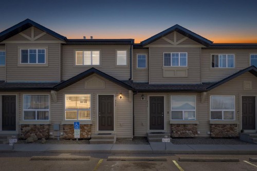 257 Saddlebrook Point Ne, Calgary, AB - Outdoor With Facade