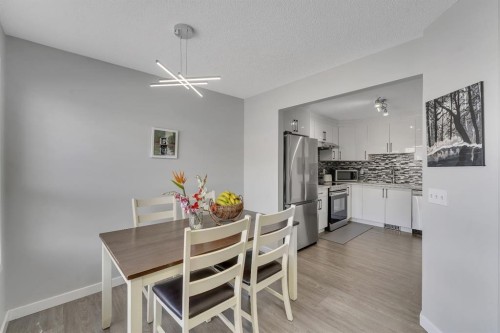 257 Saddlebrook Point Ne, Calgary, AB - Indoor Photo Showing Dining Room