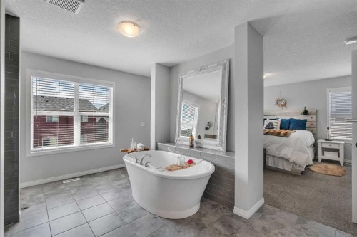 203 Bayview Circle Sw, Airdrie, AB 