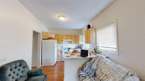 1625 23 Avenue Sw, Calgary, AB - Indoor