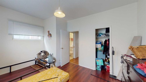 1625 23 Avenue Sw, Calgary, AB - Indoor