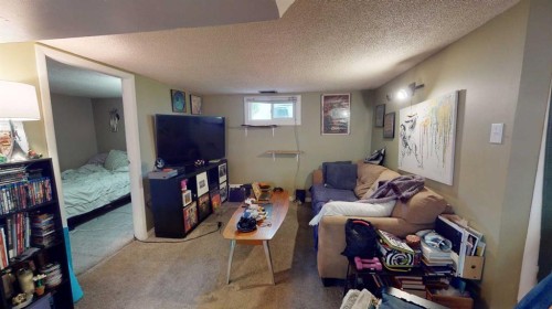 1625 23 Avenue Sw, Calgary, AB - Indoor