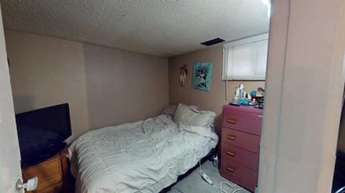 1625 23 Avenue Sw, Calgary, AB - Indoor Photo Showing Bedroom