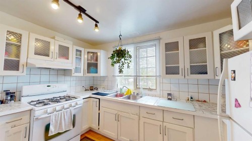 1625 23 Avenue Sw, Calgary, AB - Indoor Photo Showing Kitchen
