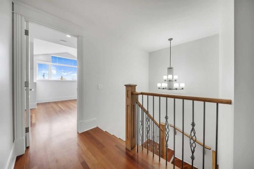1010 19 Avenue Se, Calgary, AB - Indoor Photo Showing Other Room