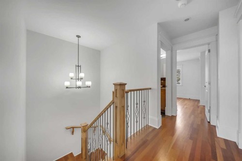 1010 19 Avenue Se, Calgary, AB - Indoor Photo Showing Other Room