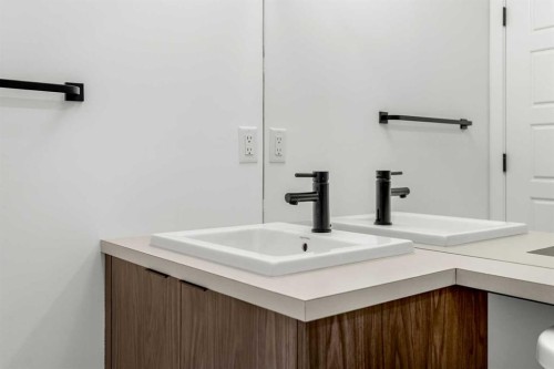 85 Walgrove Common Se, Calgary, AB - Indoor Photo Showing Bathroom