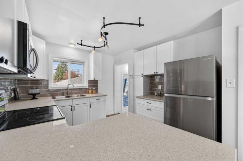 3112 34 Avenue Sw, Calgary, AB 