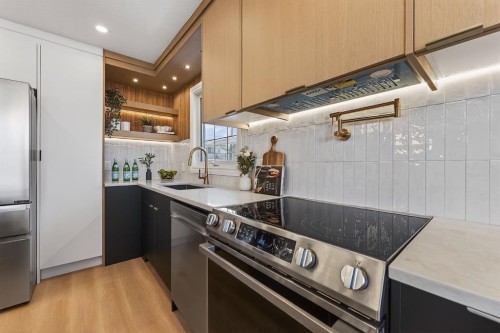 1607 Marlyn Way Ne, Calgary, AB - Indoor Photo Showing Kitchen With Upgraded Kitchen