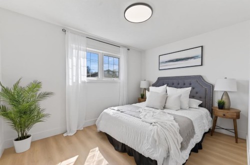 1607 Marlyn Way Ne, Calgary, AB - Indoor Photo Showing Bedroom