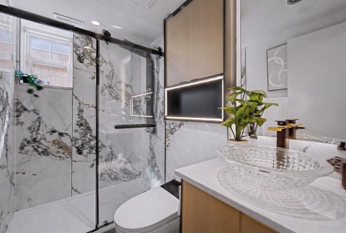 1607 Marlyn Way Ne, Calgary, AB - Indoor Photo Showing Bathroom