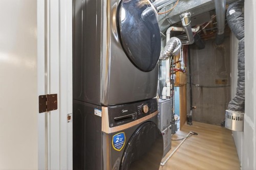 1607 Marlyn Way Ne, Calgary, AB - Indoor Photo Showing Laundry Room