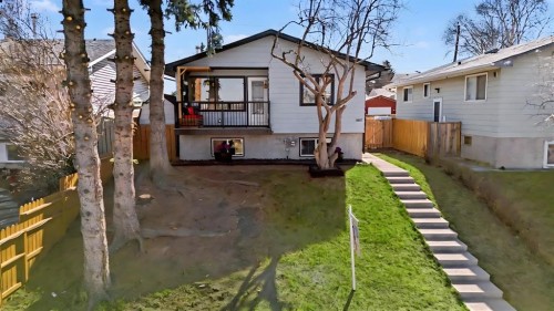 1607 Marlyn Way Ne, Calgary, AB - Outdoor