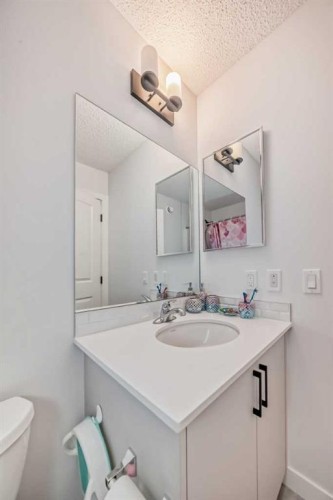 114 Midgrove Sw, Airdrie, AB 