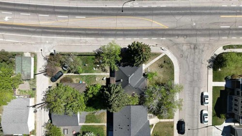1102 21 Avenue Nw, Calgary, AB - 