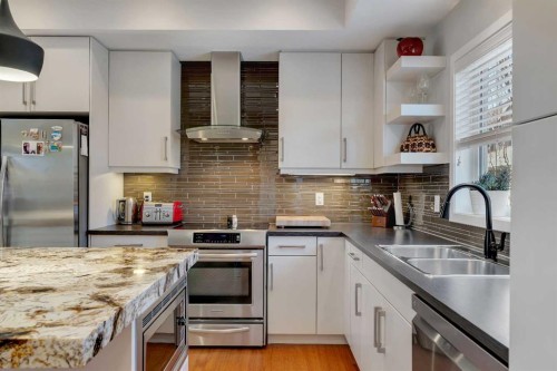 2280 Mahogany Boulevard Se, Calgary, AB - Indoor Photo Showing Kitchen With Double Sink With Upgraded Kitchen