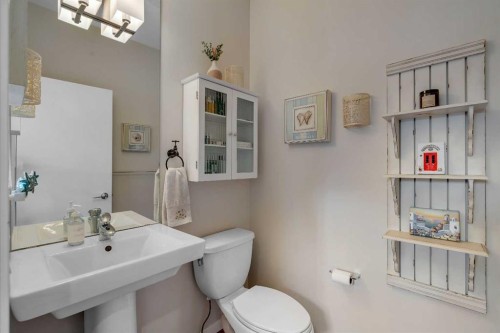 2280 Mahogany Boulevard Se, Calgary, AB - Indoor Photo Showing Bathroom