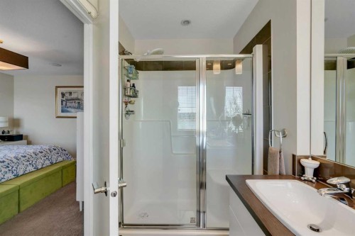 2280 Mahogany Boulevard Se, Calgary, AB - Indoor Photo Showing Bathroom