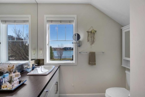 2280 Mahogany Boulevard Se, Calgary, AB - Indoor Photo Showing Bathroom