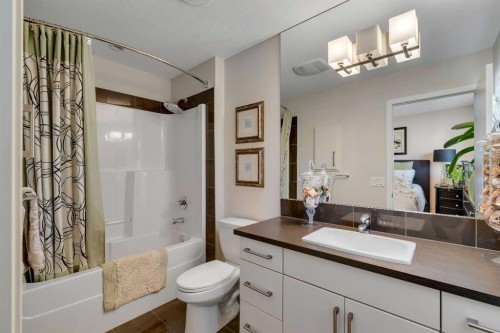 2280 Mahogany Boulevard Se, Calgary, AB - Indoor Photo Showing Bathroom