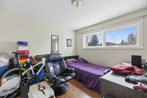 5218 Silverpark Close, Olds, AB - Indoor Photo Showing Bedroom