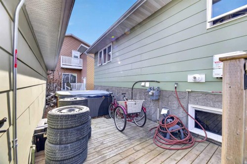 5218 Silverpark Close, Olds, AB - Outdoor With Exterior