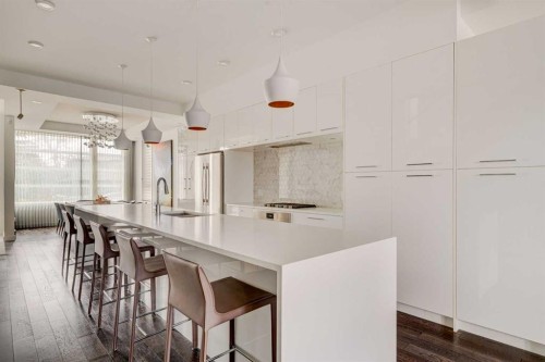 2304 4 Avenue Nw, Calgary, AB - Indoor Photo Showing Kitchen With Upgraded Kitchen