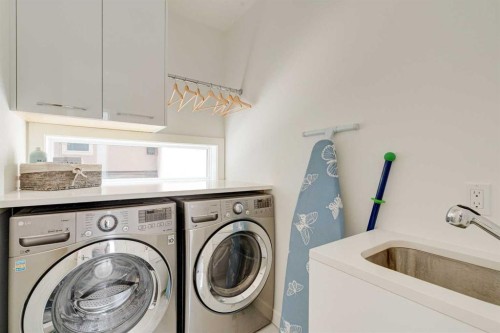 2304 4 Avenue Nw, Calgary, AB - Indoor Photo Showing Laundry Room