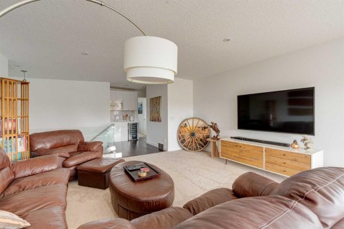 2304 4 Avenue Nw, Calgary, AB - Indoor Photo Showing Living Room