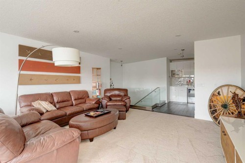 2304 4 Avenue Nw, Calgary, AB - Indoor Photo Showing Living Room
