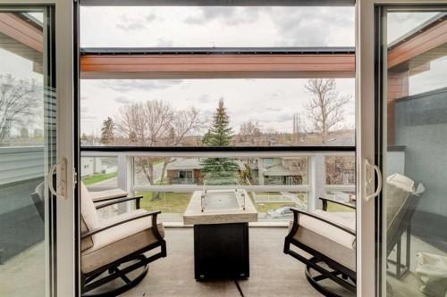 2304 4 Avenue Nw, Calgary, AB -  With Exterior