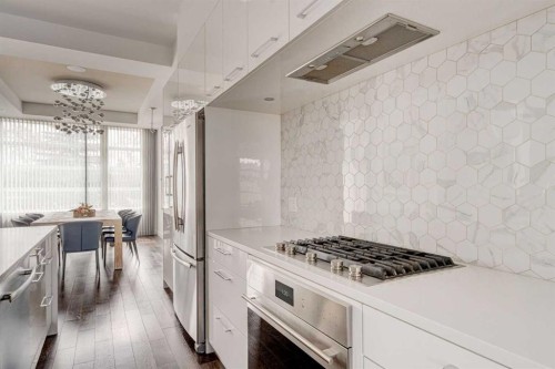2304 4 Avenue Nw, Calgary, AB - Indoor Photo Showing Kitchen With Upgraded Kitchen