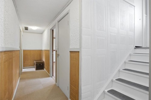 5626 57 Avenue, Olds, AB - Indoor Photo Showing Other Room