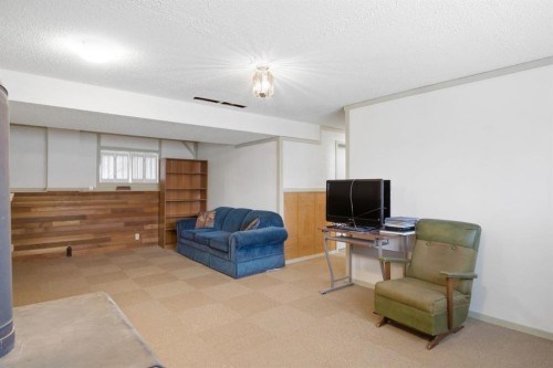5626 57 Avenue, Olds, AB - Indoor